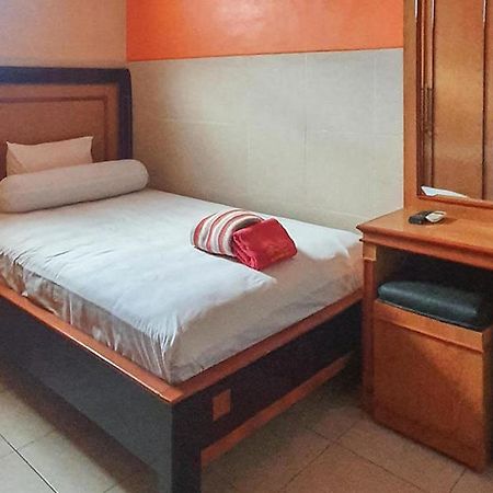 Homestay Gayatri Sawojajar Near Univ Negeri Malang Kampus 2 Mitra Reddoorz Esterno foto