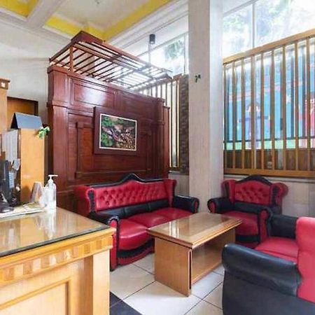 Homestay Gayatri Sawojajar Near Univ Negeri Malang Kampus 2 Mitra Reddoorz Esterno foto