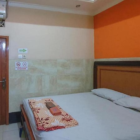 Homestay Gayatri Sawojajar Near Univ Negeri Malang Kampus 2 Mitra Reddoorz Esterno foto