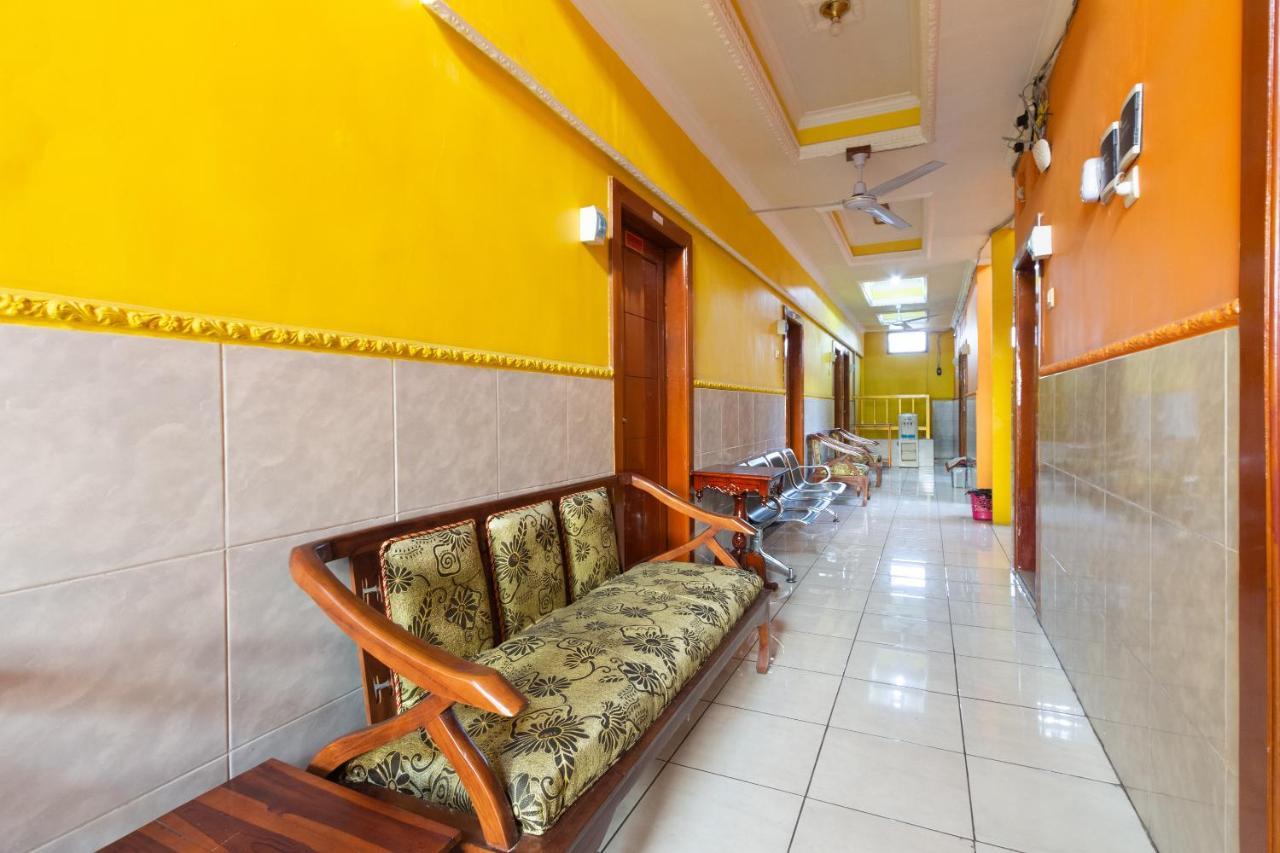 Homestay Gayatri Sawojajar Near Univ Negeri Malang Kampus 2 Mitra Reddoorz Esterno foto