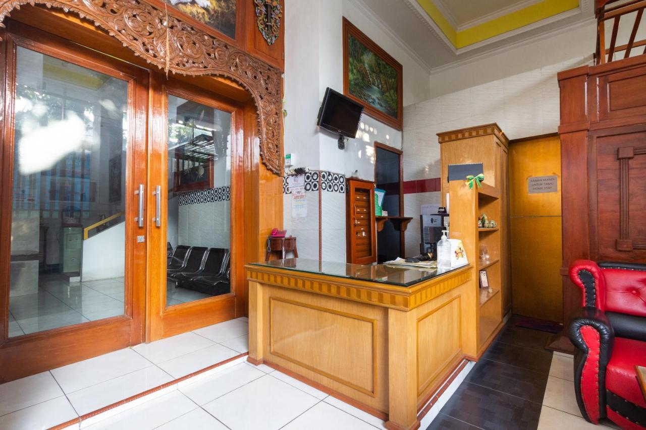 Homestay Gayatri Sawojajar Near Univ Negeri Malang Kampus 2 Mitra Reddoorz Esterno foto