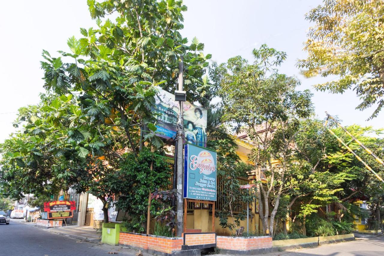 Homestay Gayatri Sawojajar Near Univ Negeri Malang Kampus 2 Mitra Reddoorz Esterno foto