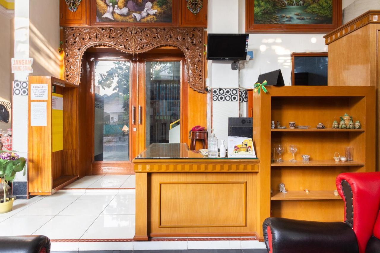 Homestay Gayatri Sawojajar Near Univ Negeri Malang Kampus 2 Mitra Reddoorz Esterno foto