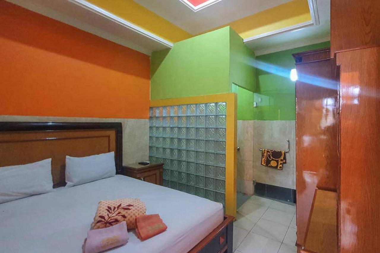 Homestay Gayatri Sawojajar Near Univ Negeri Malang Kampus 2 Mitra Reddoorz Esterno foto
