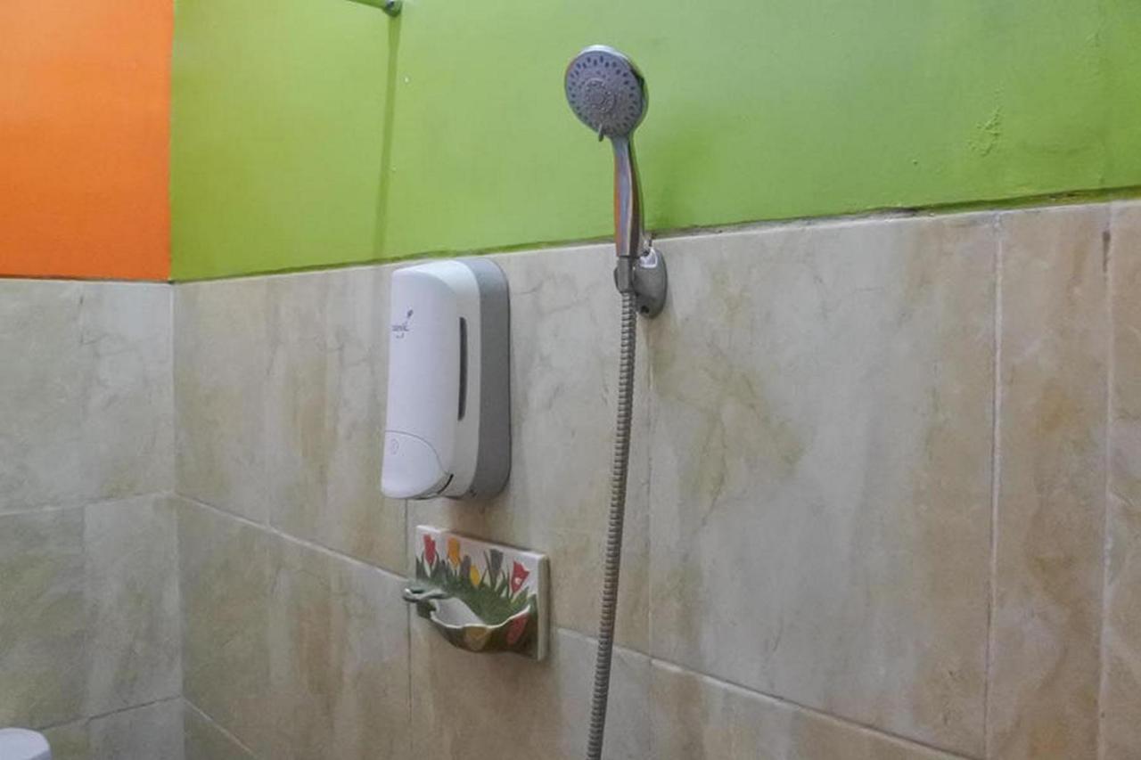 Homestay Gayatri Sawojajar Near Univ Negeri Malang Kampus 2 Mitra Reddoorz Esterno foto