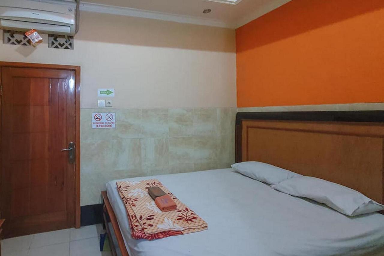 Homestay Gayatri Sawojajar Near Univ Negeri Malang Kampus 2 Mitra Reddoorz Esterno foto